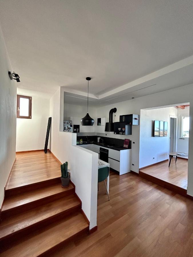 Isola Rovi Apartment *